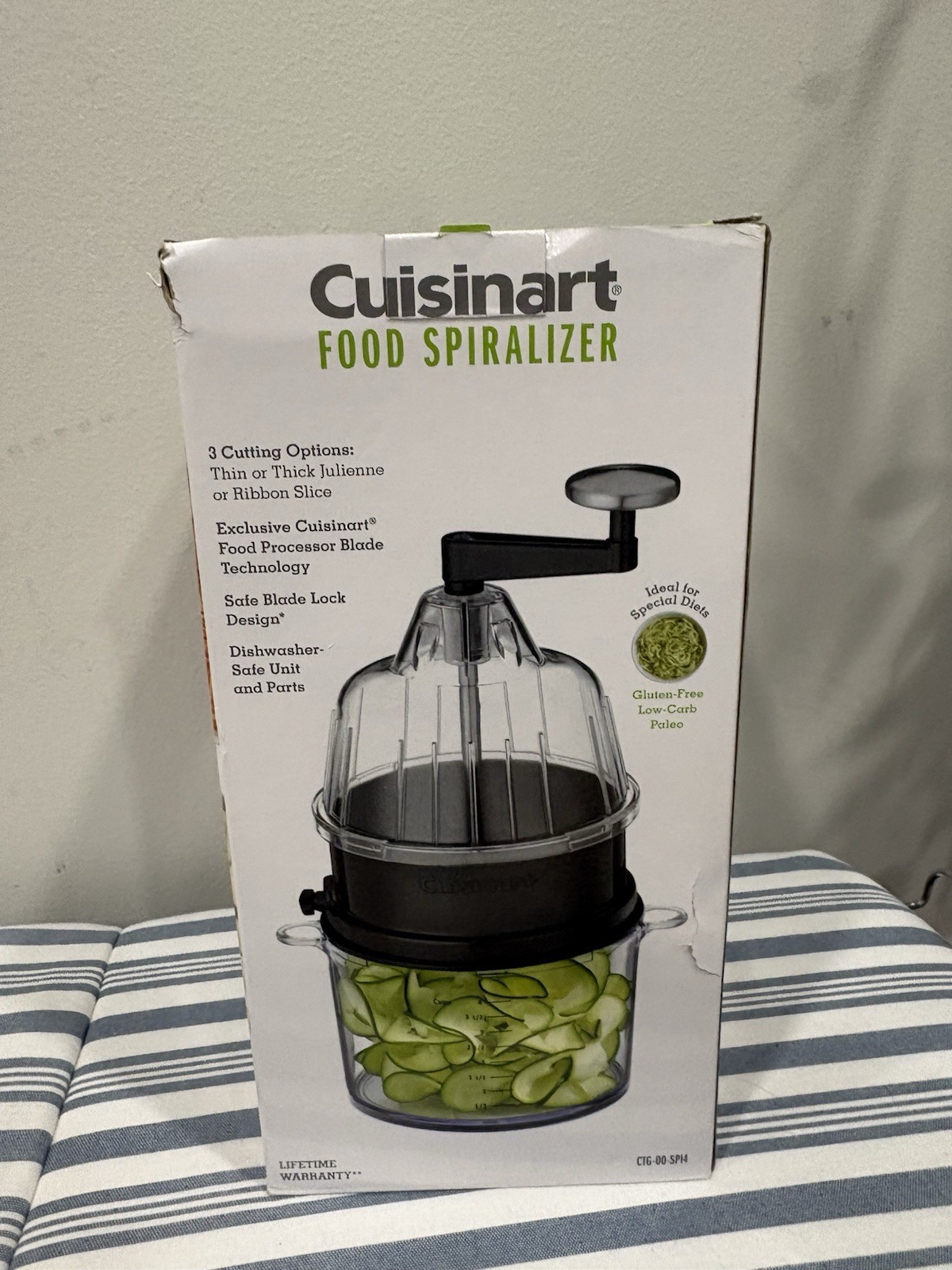 Cuisinart CTG-00-SP14 Manual Countertop Spiralizer, 3 Blades Bowl Clear/Black gallery