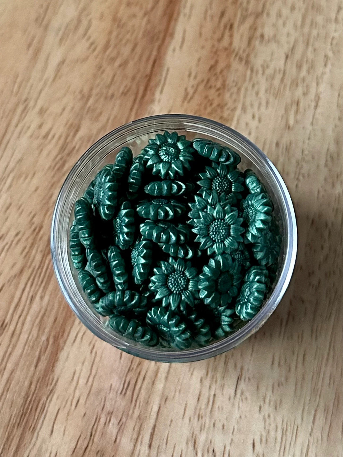 Metallic Hunter Green (32g) Sunflower Shaped Sealing Wax Beads gallery