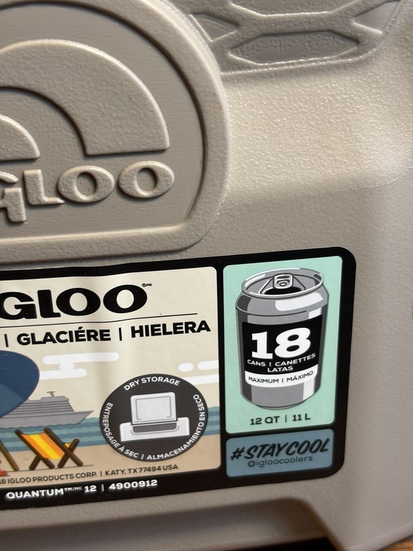 Igloo Quantum 12 cooler 18 Pack capacity Lockable USA. 12 Quart NEW gallery