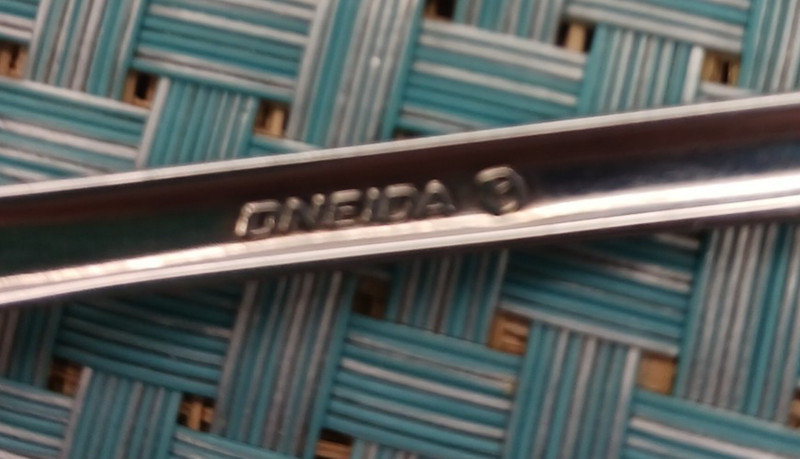 Oneida Stainless Damask Rose Dinner Fork + Salad Fork Free Ship! gallery