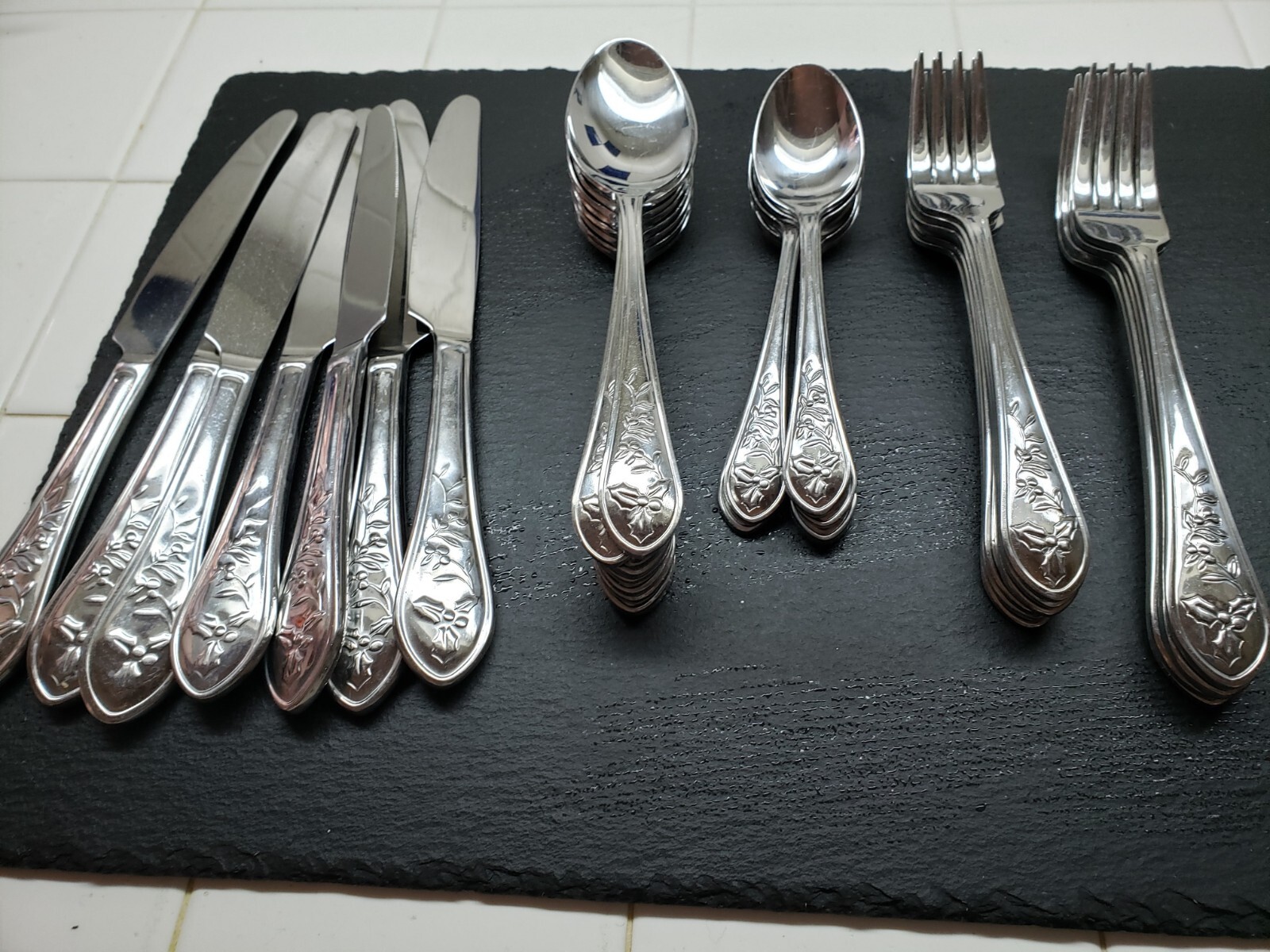 Pfaltzgraff WINTERBERRY Christmas Stainless No Color As pictured gallery