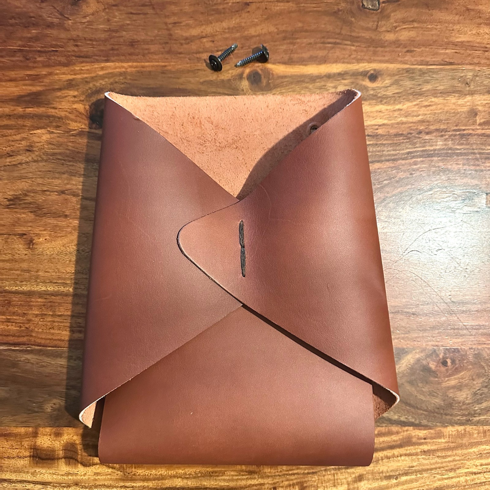 CB2: TASCHE Magazine + Mail Wall Pocket, Cognac Brown Leather gallery
