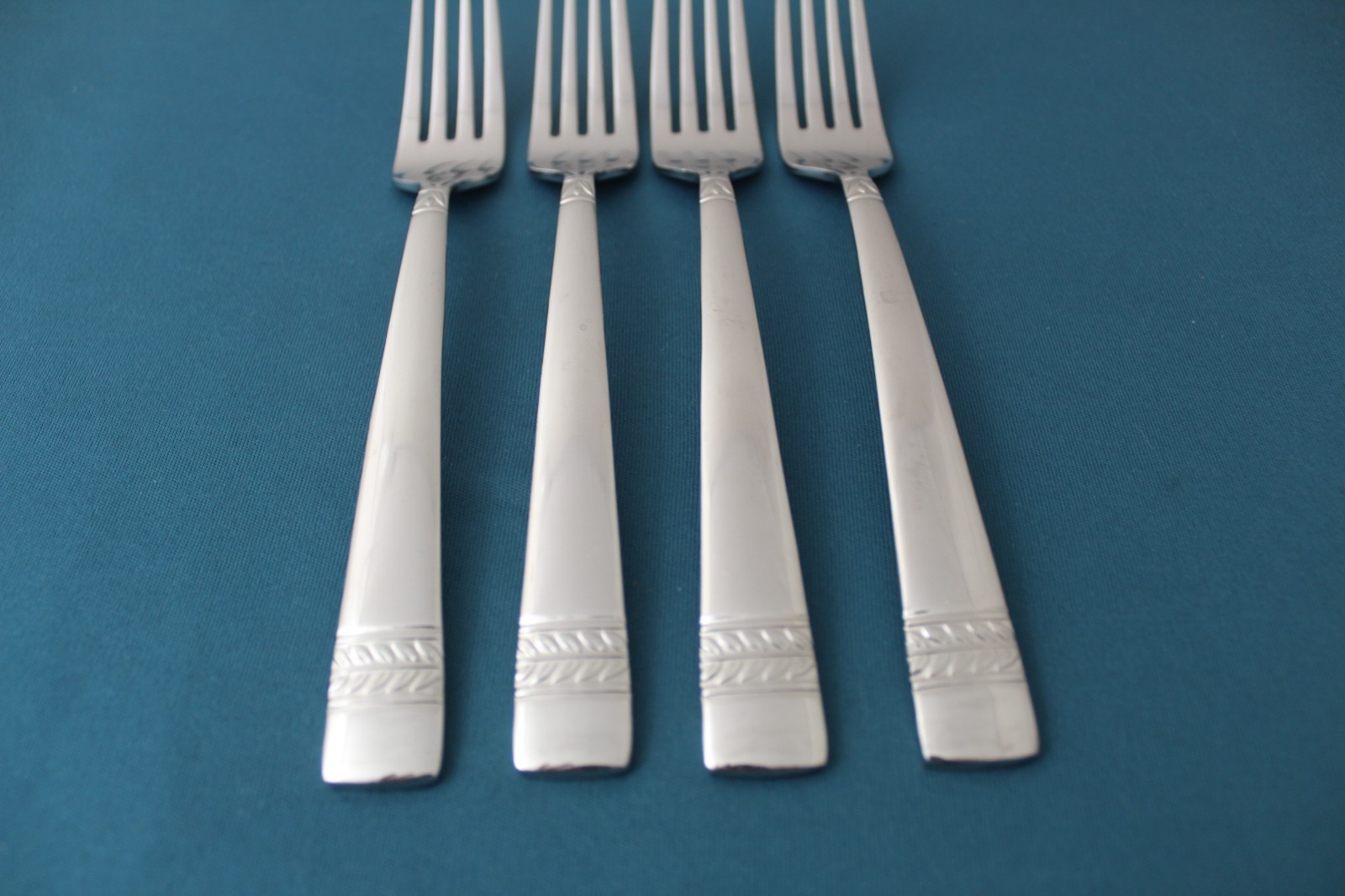 Reed & Barton EVERGREEN Dinner Forks (Set of 4) 18/10 Stainless China 8" gallery