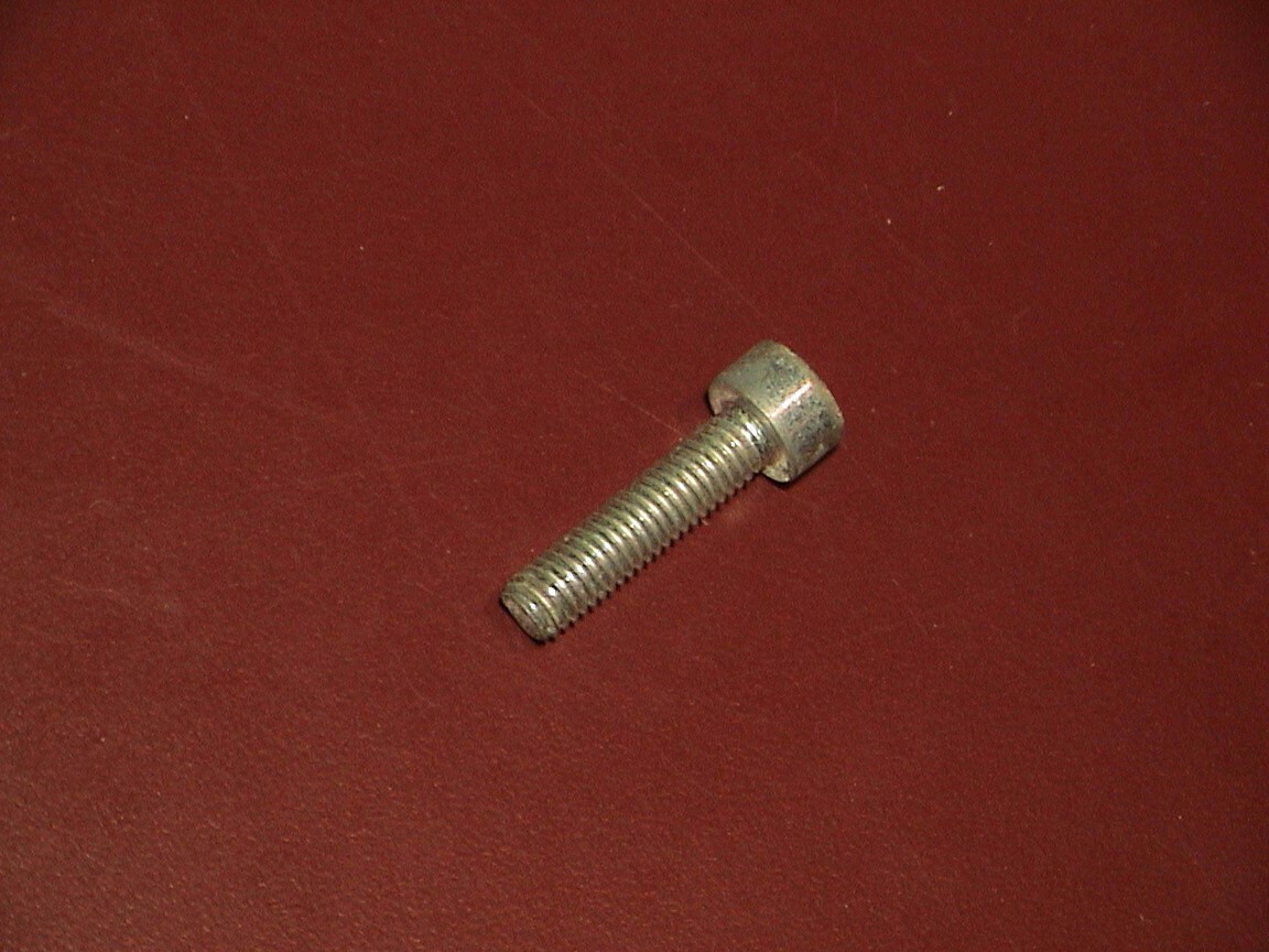 NEW OEM STIHL Metric Socket Head Bolt Cap Screw M5x20mm Fastener 9045-319-1020 gallery