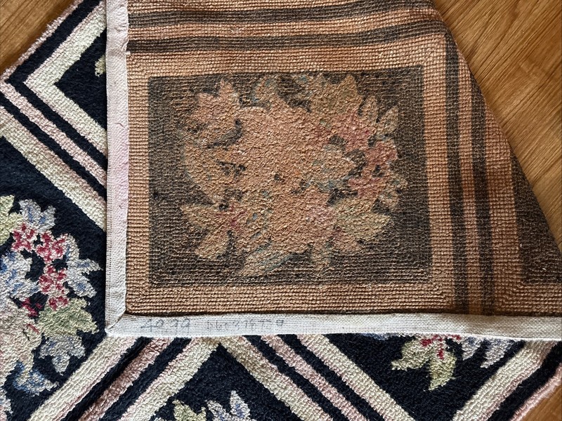 Hooked Colonial Block FloralDesign 30”x 50” Rug Black/ Ivory gallery