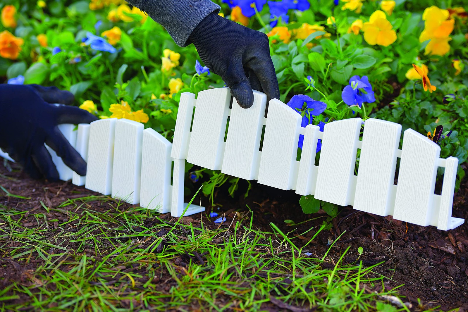 EasyFlex No-Dig Landscape Edging with Anchoring Spikes, 4.5 15 Foot, White gallery
