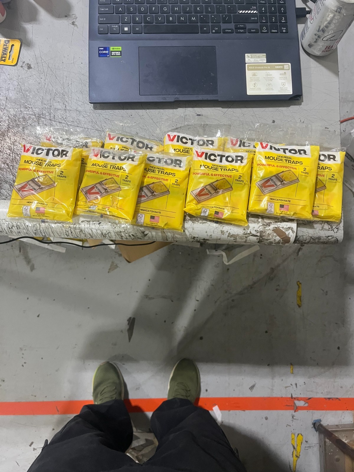 Victor Small Snap Trap For Mice 10 Packs of 2 Traps ( 24 Pack) gallery