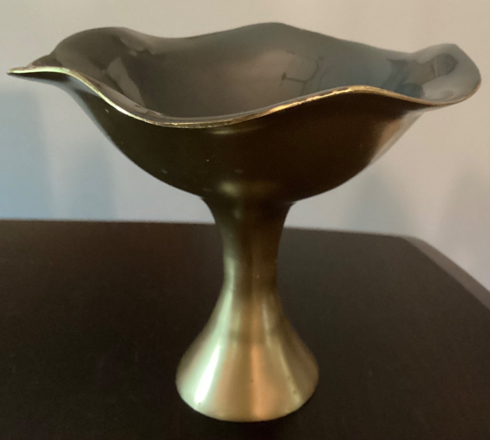 Nima Oberoi Splash Pedestal Bowl Graphite & Gold READ gallery