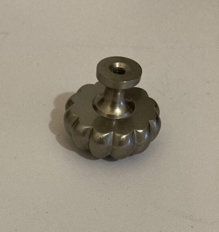 Cabinet Knobs Pulls Melon Scalloped Flower Satin Nickel Boho Retro (lot of 18) gallery