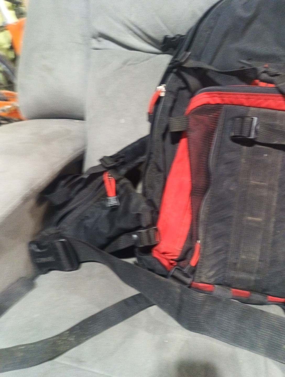 ultimate direction backpack red & black with frame hiking camping backpacking 4