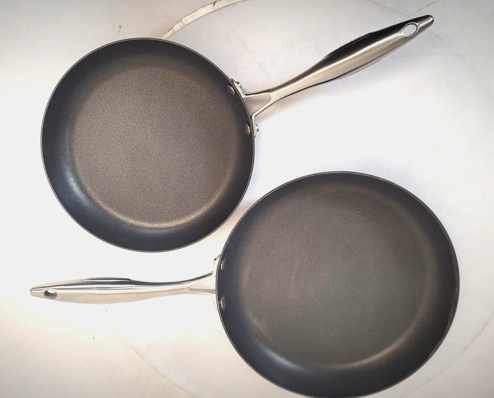 Scanpan Professional 2-Piece Fry Pan Set 9.5 in & 11 in -minor damage- FREE S/H gallery