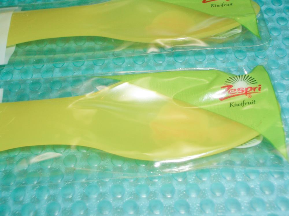 Zespri KIWI Fruit Knife Spoon Utensil Plastic Scoop NEW 4 PACKAGE LOT gallery