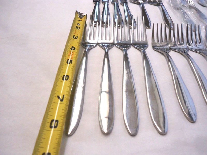 ONEIDA MOONCREST STAINLESS FLATWARE 24-PIECES CHINA gallery