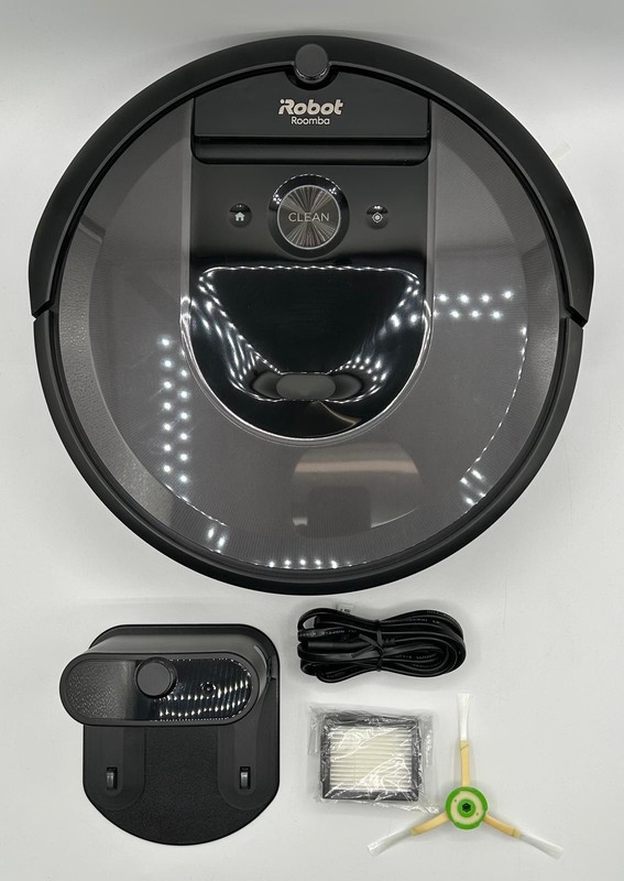 iRobot Roomba i7 Robot Vacuum Cleaner - Black (i715020) - Used gallery