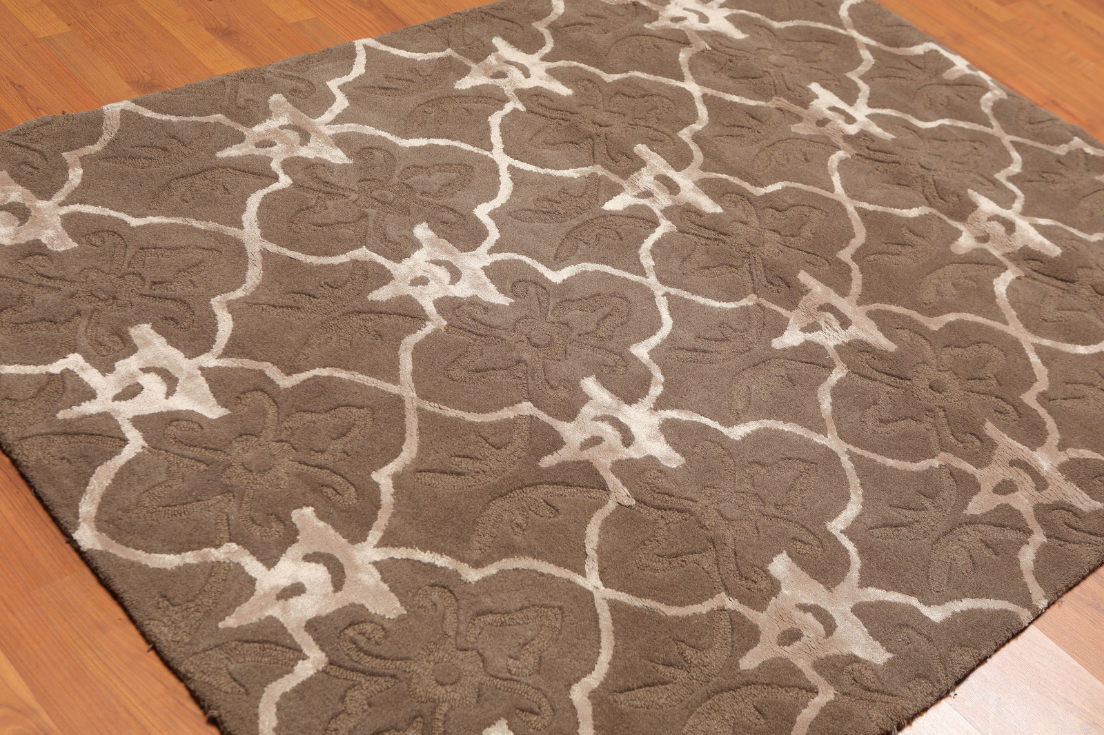 4'8"x6'7" Handmade Wool & Bamboo Silk Loop & Cut Pile Area Rug Traditional Brown gallery