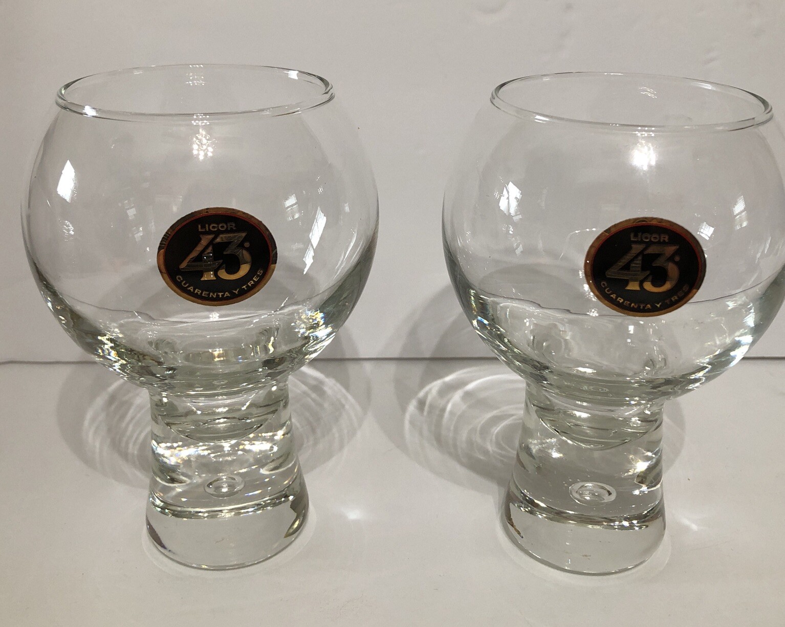 2 LICOR 43 Cuarenta Y Tres Floating Bubble Weighted Base Cocktail Glasses LR2 gallery