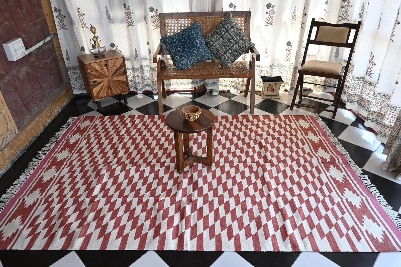 Rugmoda Handmade Cotton Red White Geometric 5x8 ft Living Room Area Rug gallery