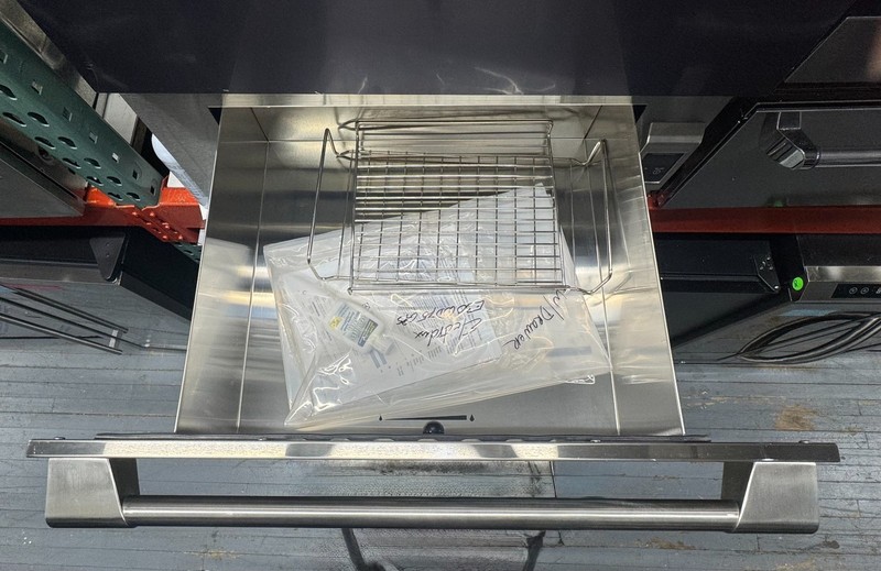 Electrolux ICON Professional E30WD75GPS 30 In (ADA) Warming Drawer gallery