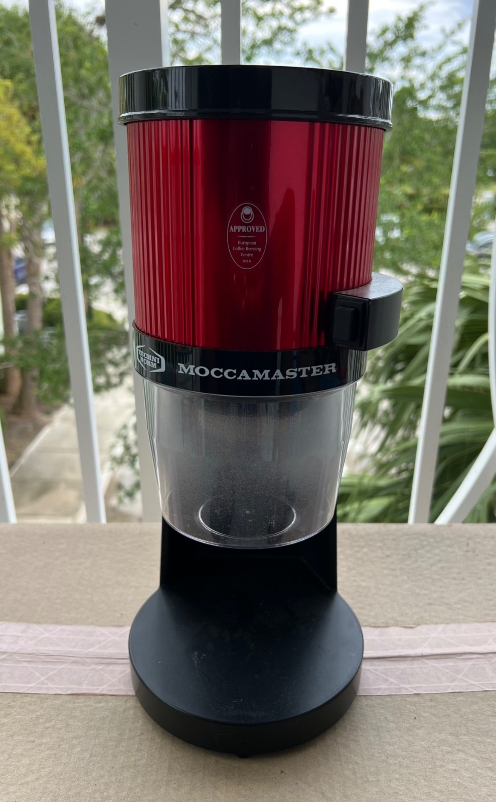 Technivorm Moccamaster KM4 TT Coffee Bean Grinder 14oz Red Finish gallery
