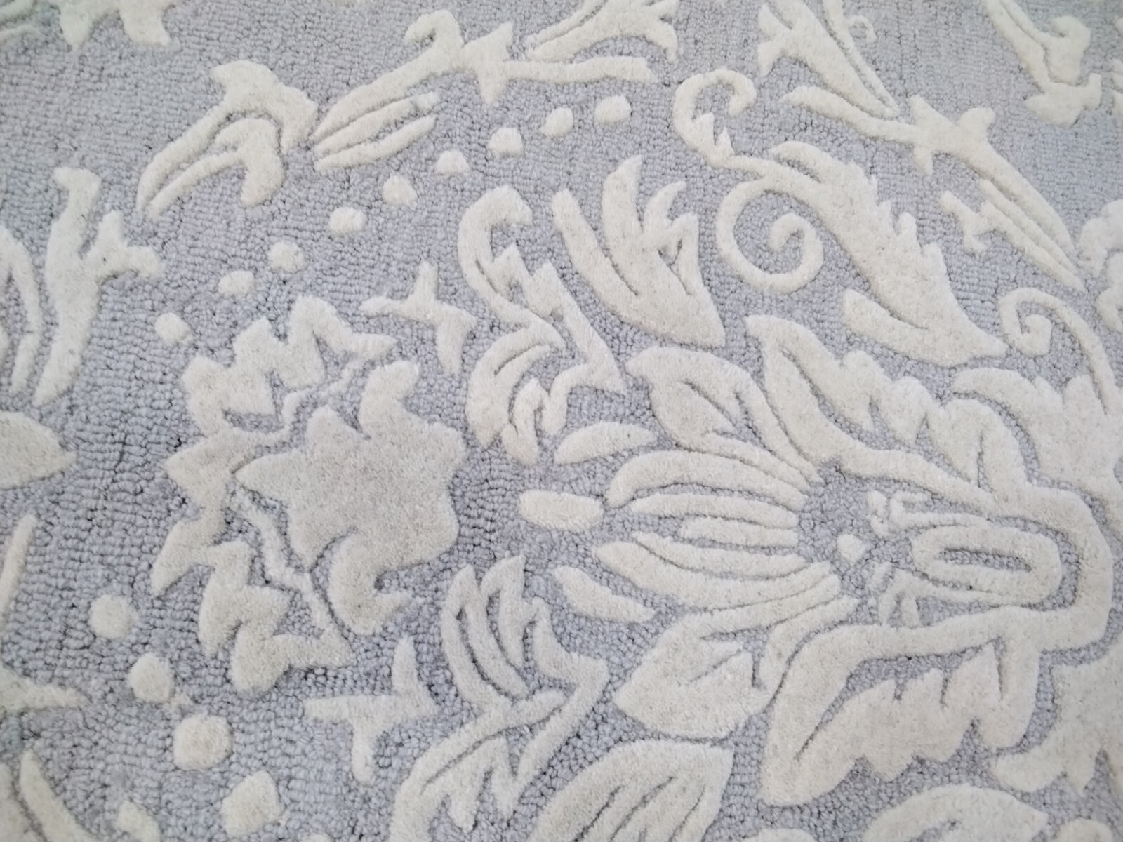 LIGHT GREY / IVORY 8' X 10' Flaw in Rug, Reduced price 1172752057 BLM107A-8 gallery