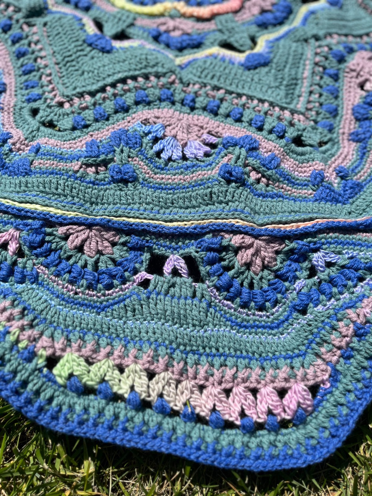 Handmade Afghan "Dinflower" Mandala Style Blue/Green/Variegated gallery