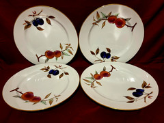 Royal Worcester Evesham Gold Dinner Plates 10 1/2″ (Set Of 4)