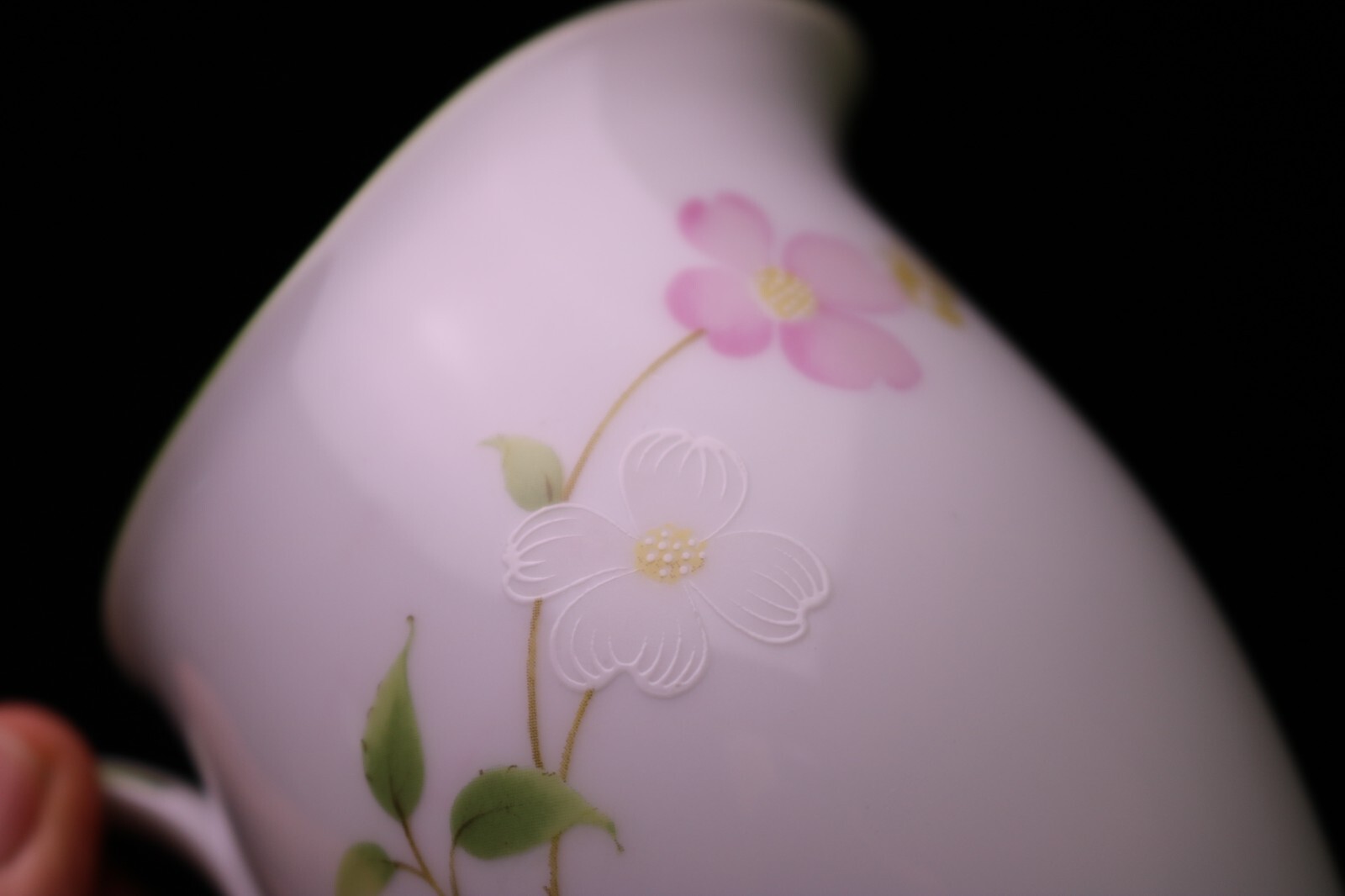 Noritake Japan First Blush 2605 CREAMER Pink, White Dogwood Flowers Green Rim gallery
