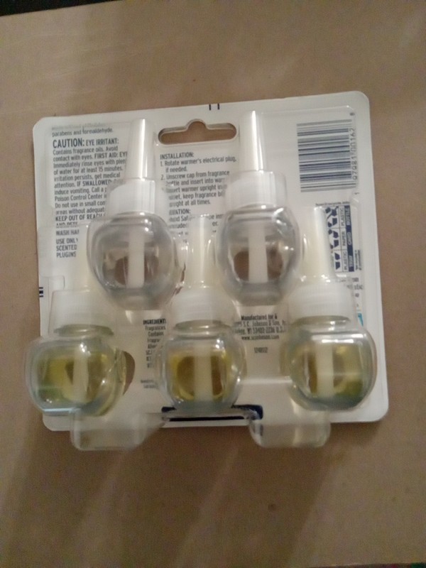 (5) Glade Plugins Scented Oil Refills Pumpkin & Ginger 3 + Pomegranate Currant 2 gallery
