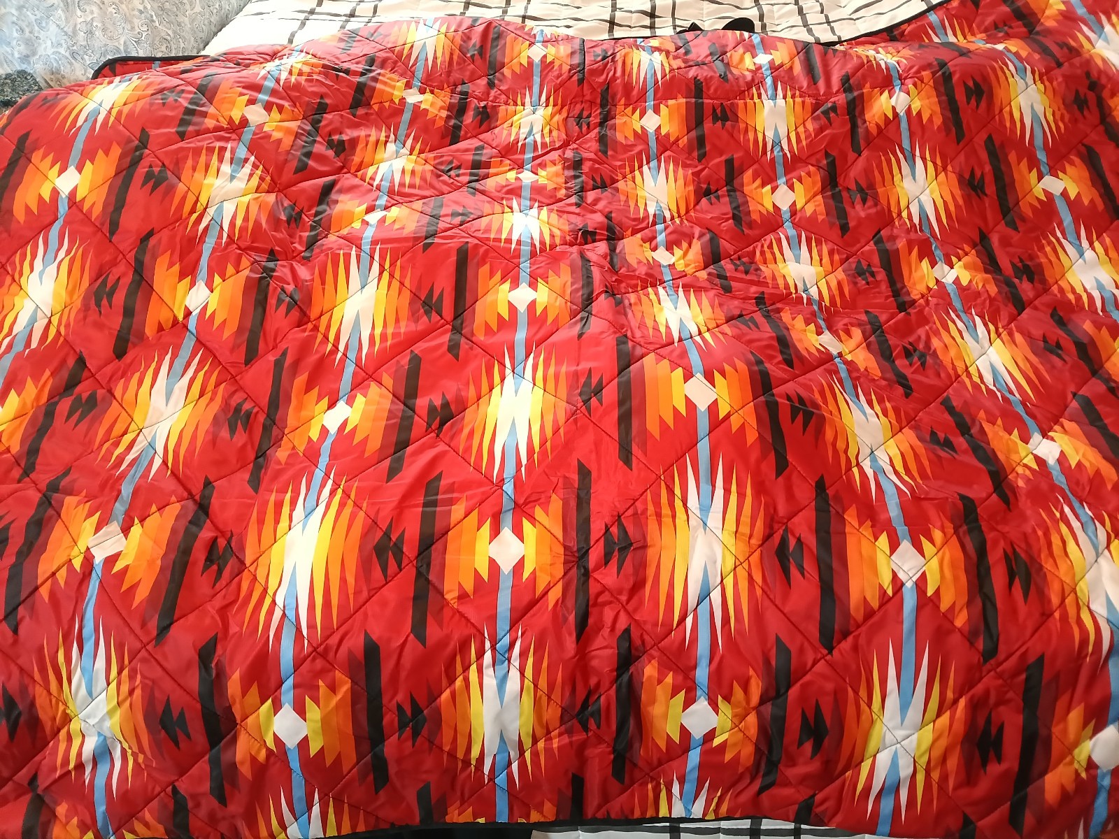 Pendleton Outdoor Packable Blanket Picnic Beach Bag Pocket 60x72 Short Sands gallery