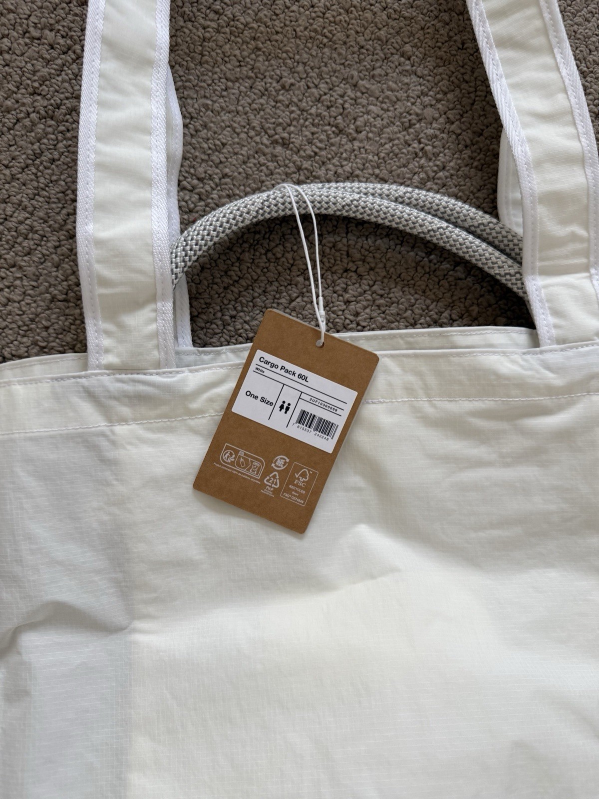 On Cargo Pack 60L white Bag 2