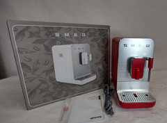 Smeg BCC02RDMUS Red Fully-automatic Coffee Machine with Steamer and Burr Grinder