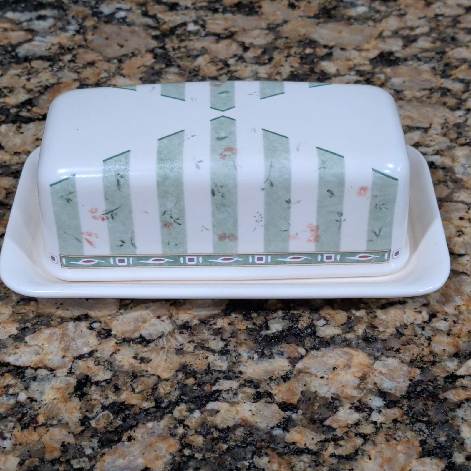 Pfaltzgraff Stoneware Covered Butter Dish Lid & Tray 8" Small Chip In Bottom. gallery