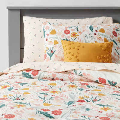 Twin In the Garden Bedding Set with Sheets - Pillowfort gallery
