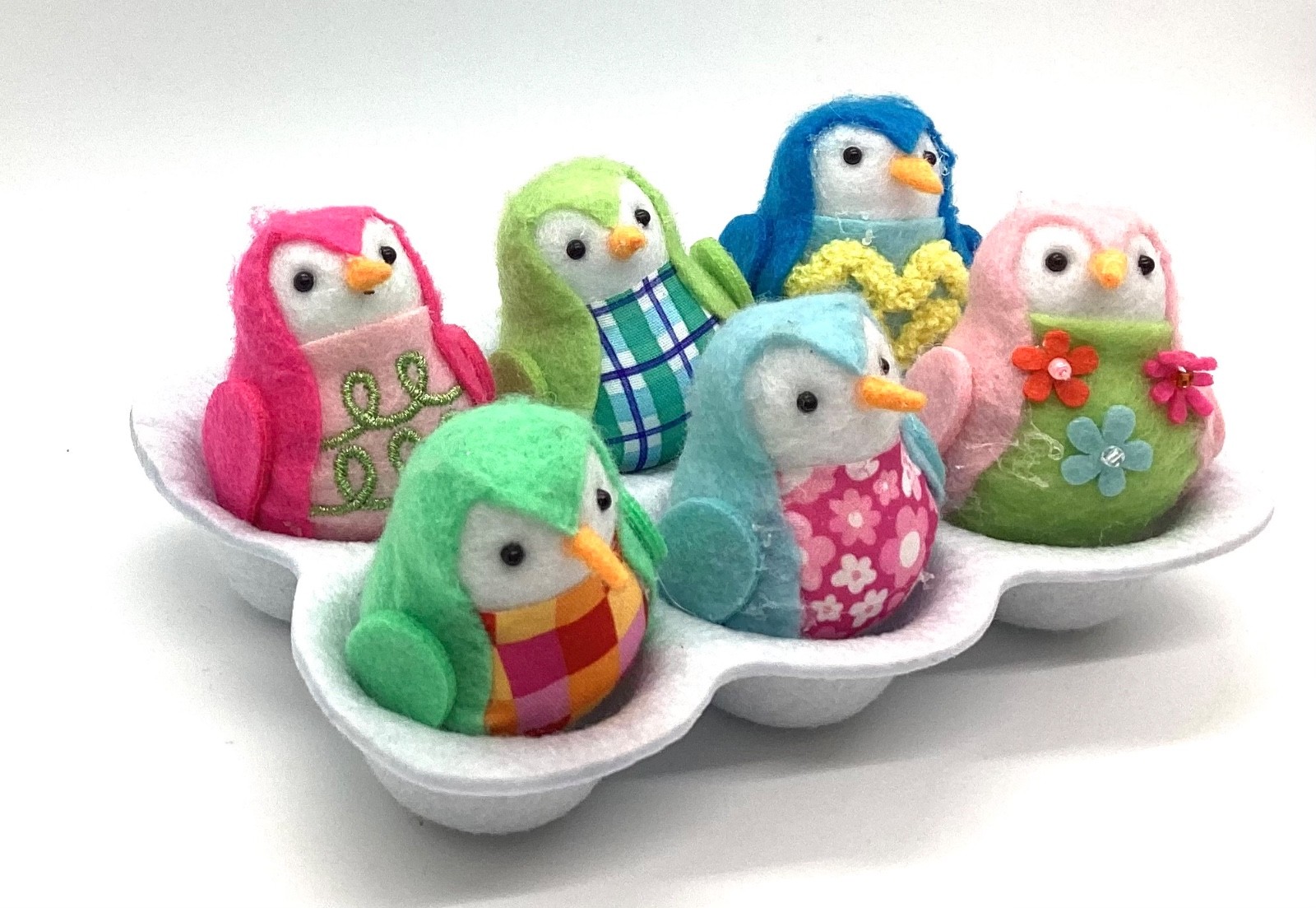 Easter Spritz 2025 Mini Chicks In Carton ~ Featherly Friends ~ New in Packaging gallery