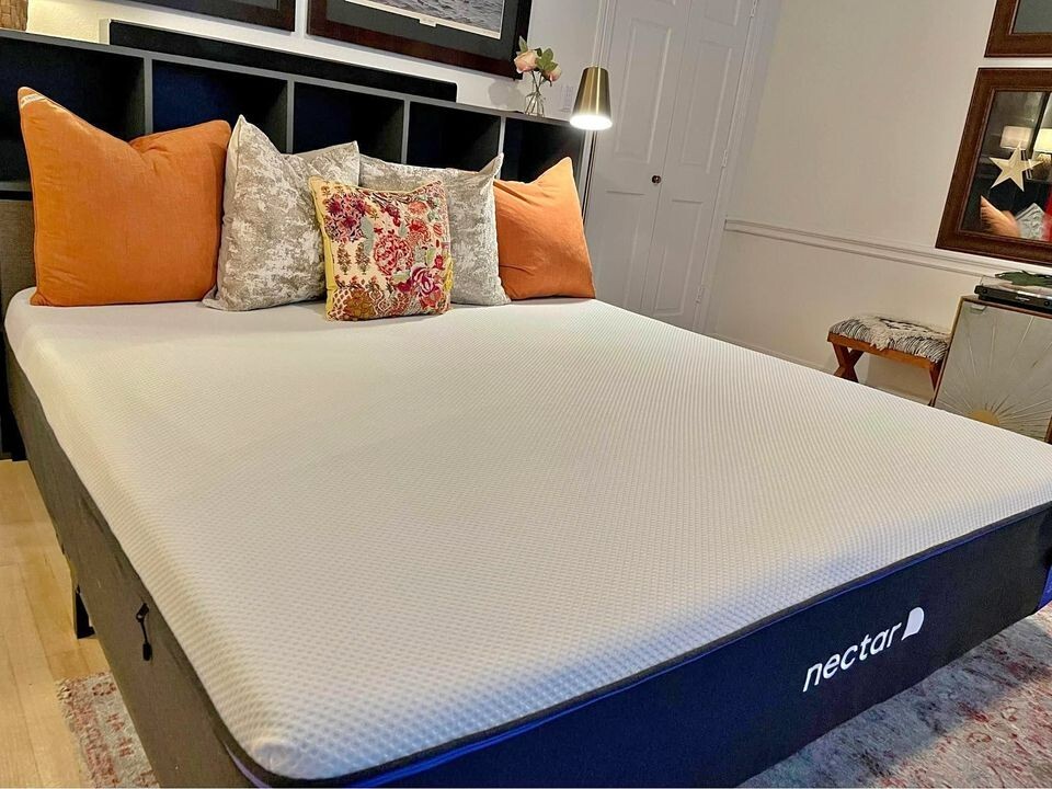 Nectar Premier Memory Foam King Size Mattress - 13" Height - Amazing Condition! gallery