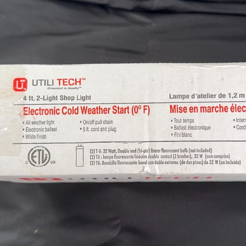 Utilitech 4ft 2-Light Fluorescent Shop Light T8 Fixture Pull Chain New In Box gallery