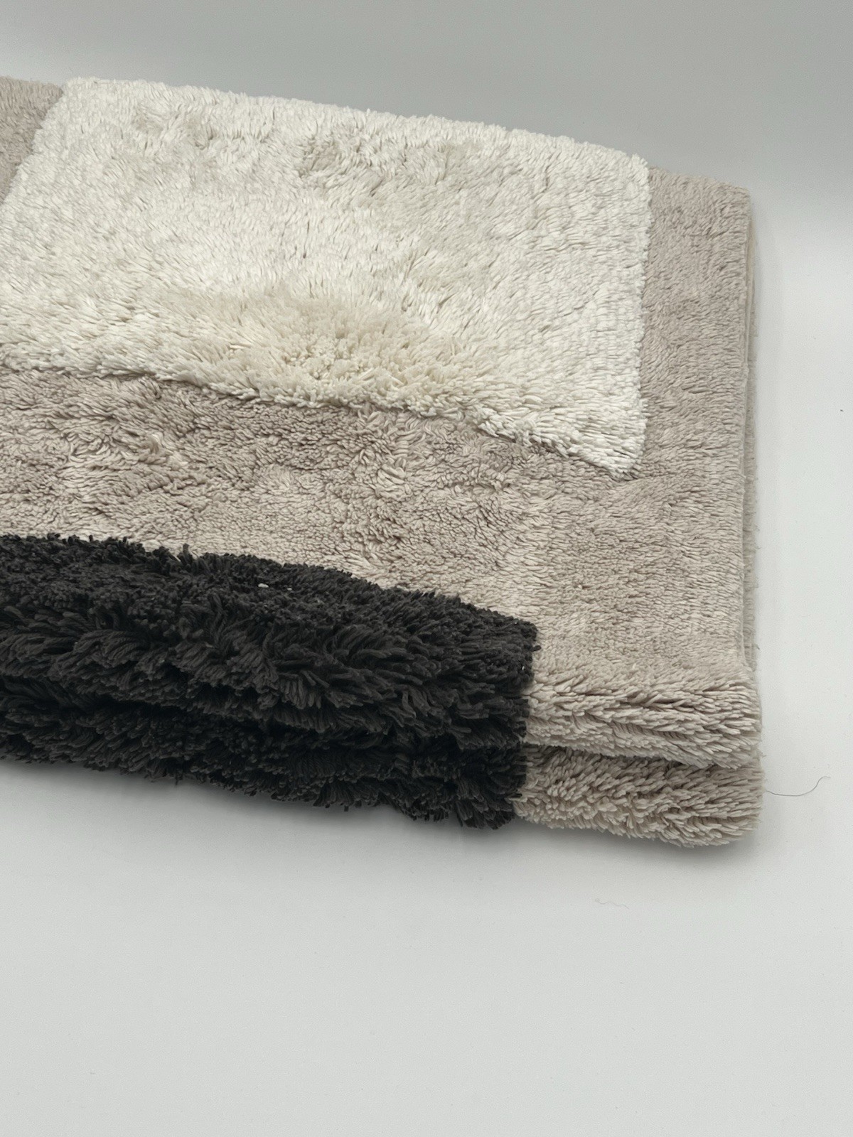 West Elm Soft Blocks Bath Mats ~ 20”w x 34”l ~ Sand ~ Set of 2 gallery