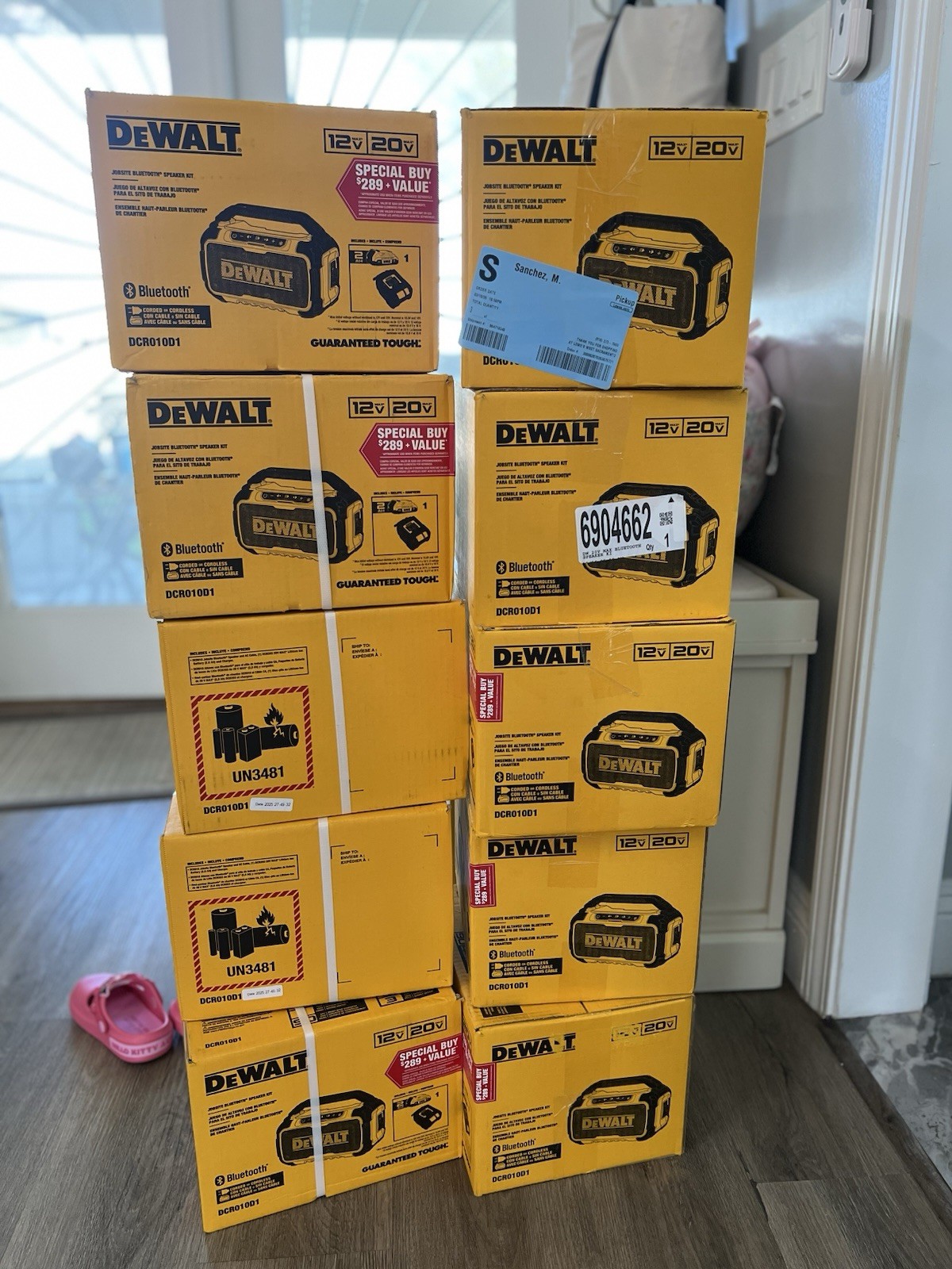 DEWALT Bluetooth Speaker 12v/20v With 2ah Battery And Charger gallery