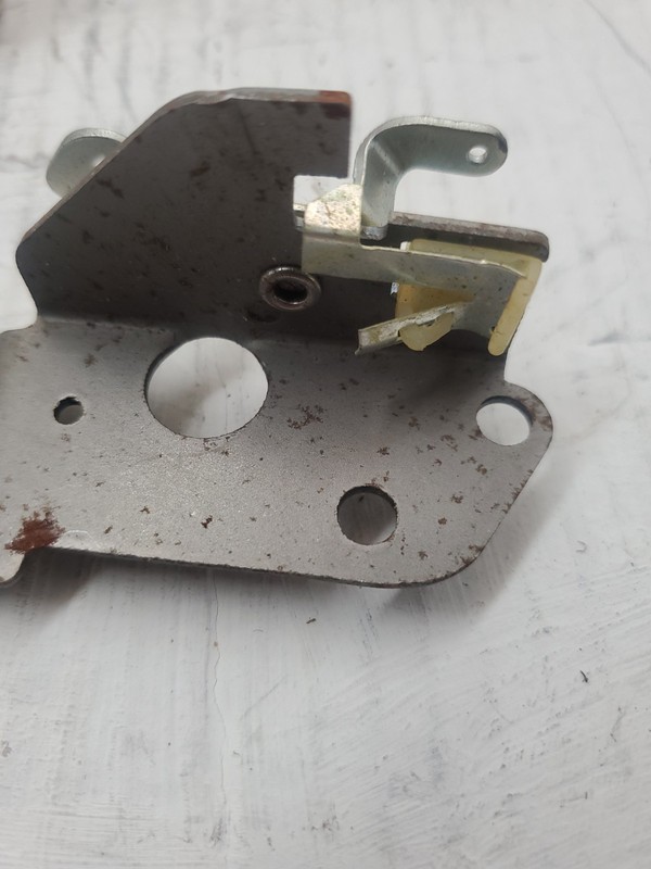 BRIGGS & SRATTON CONTROL BRACKET 391442 OEM NOS gallery