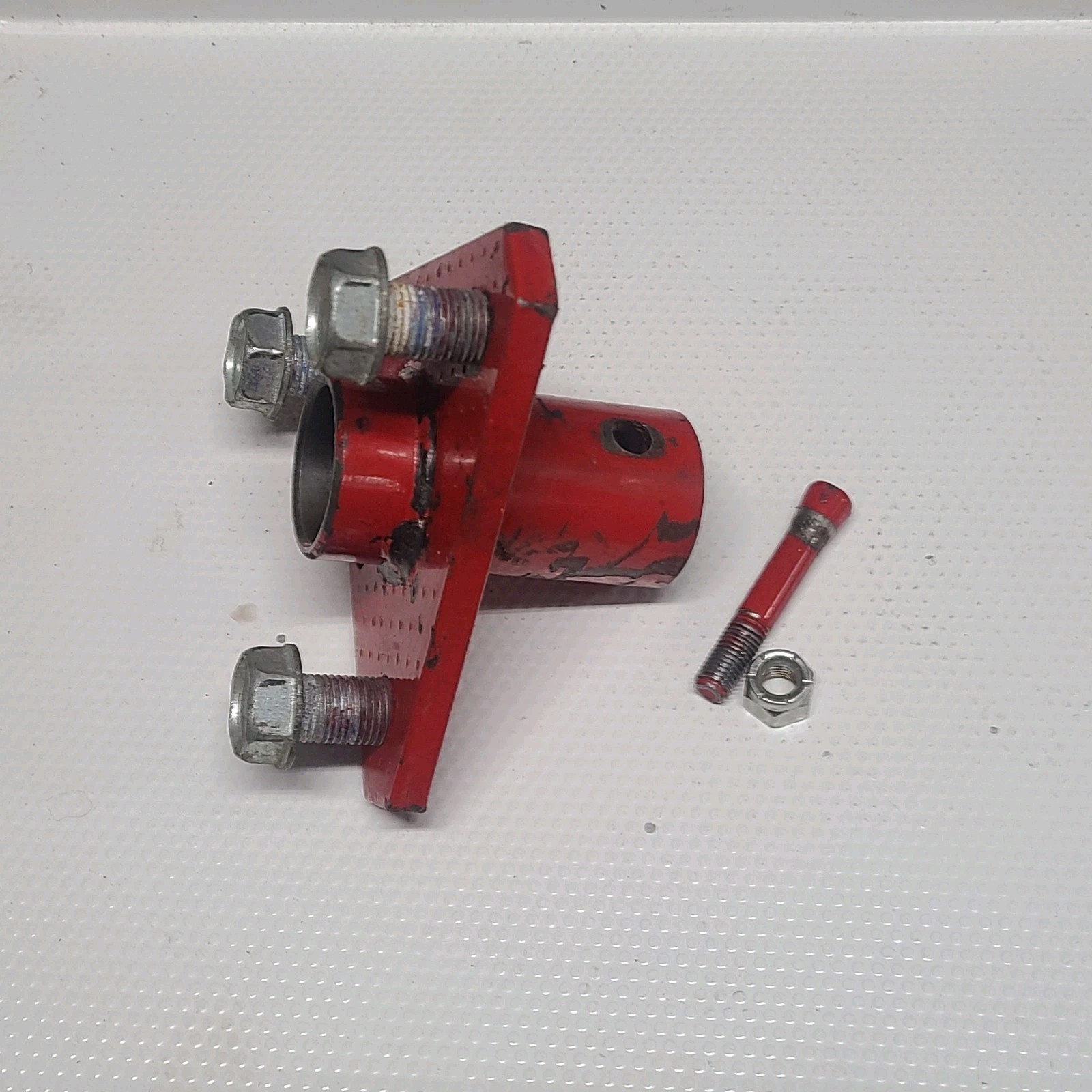 Snapper Right Rear Wheel Hub w/ Wheel Bolts & Center Pin Rear Engine Rider gallery