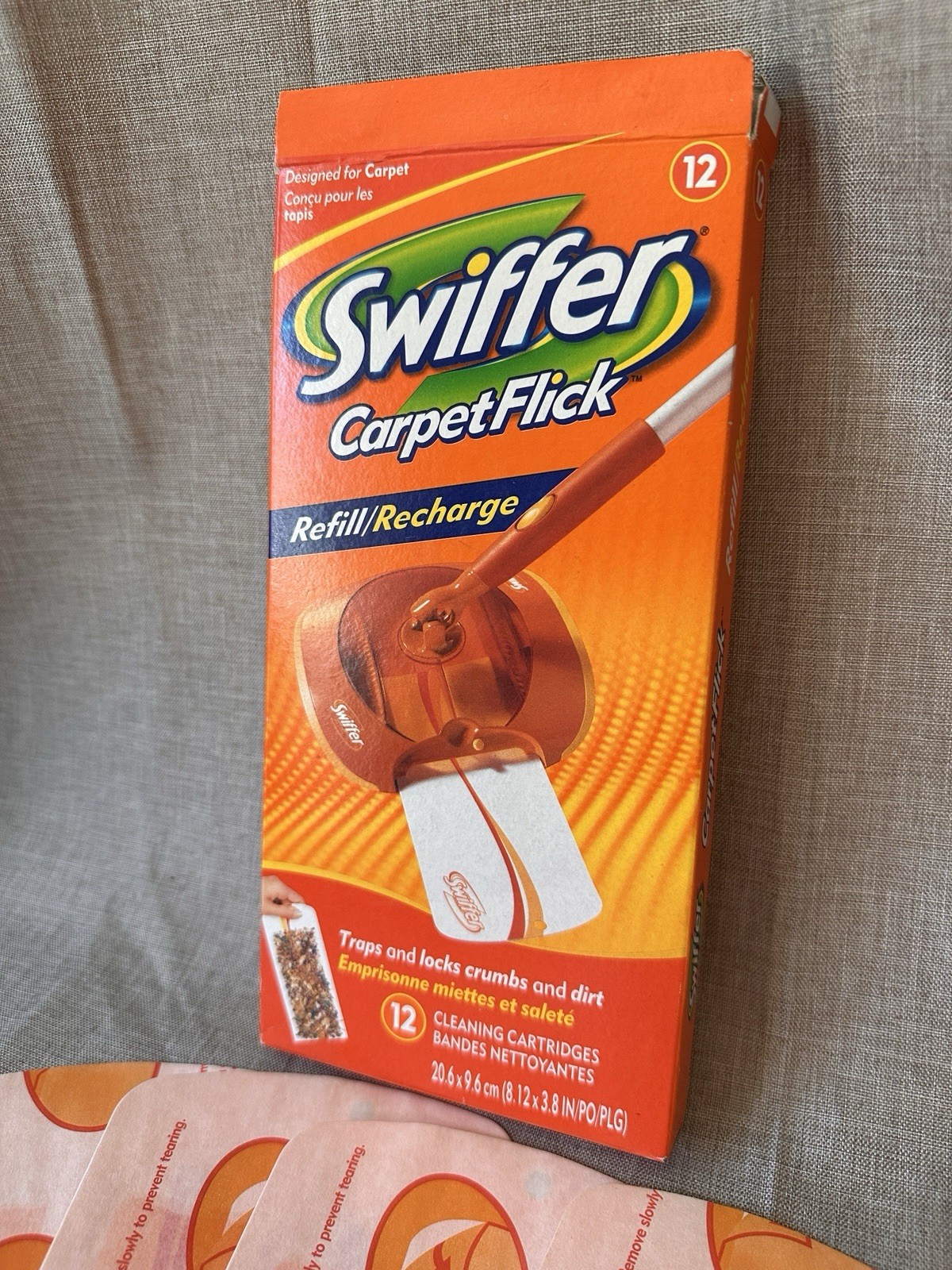 *READ* Partial Swiffer Carpet Flick Sweeper 6 Total Refill Pads In Open Box gallery