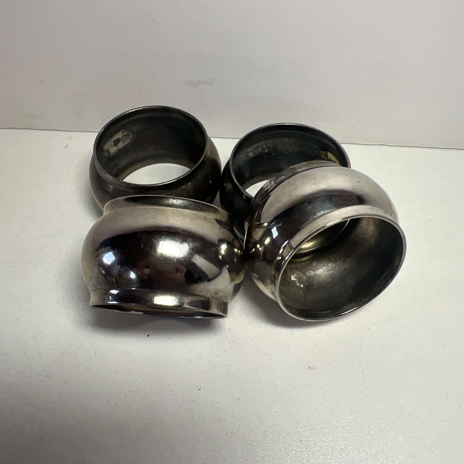 4 Vintage Napkin Rings Silverplate gallery