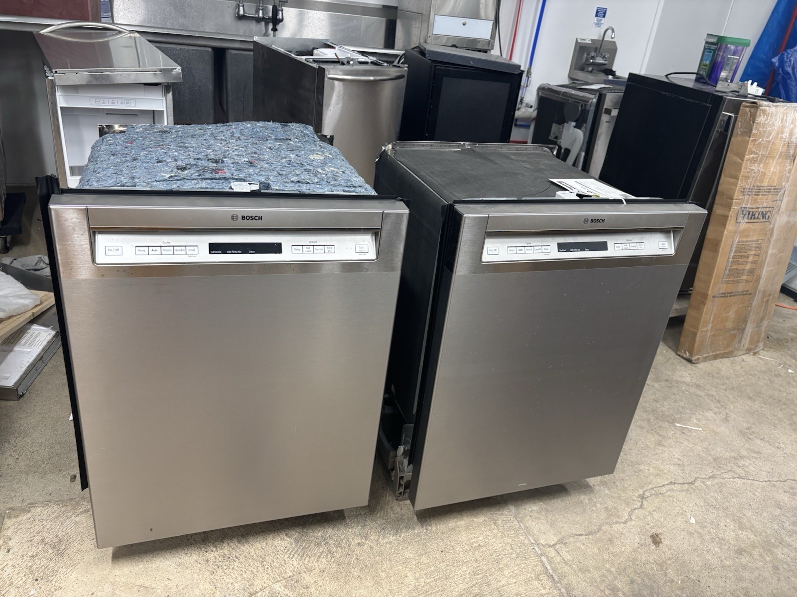 Bosch 500 Series SHP65CM5N 24" Fully Integrated BuiltIn Smart Dishwasher TWO gallery