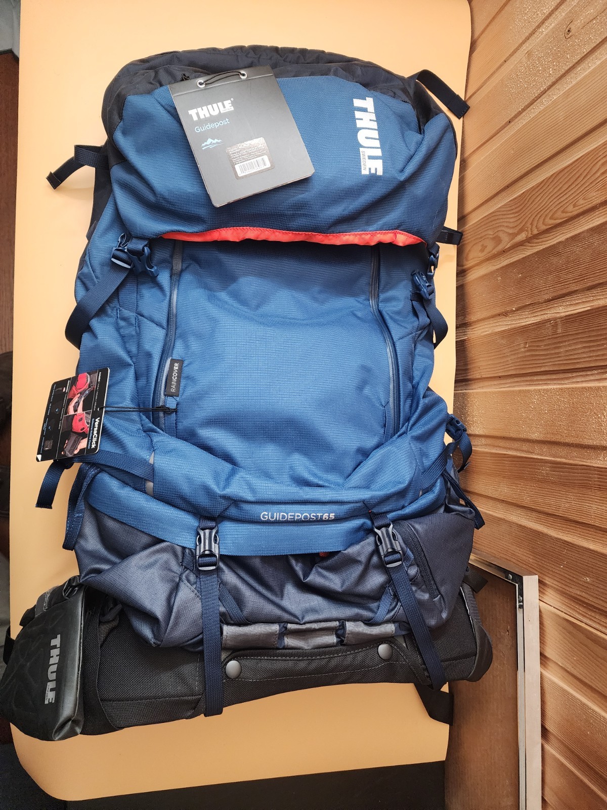 Thule Guidepost 65L Men’s Backpack-Poseidon-New with Tags