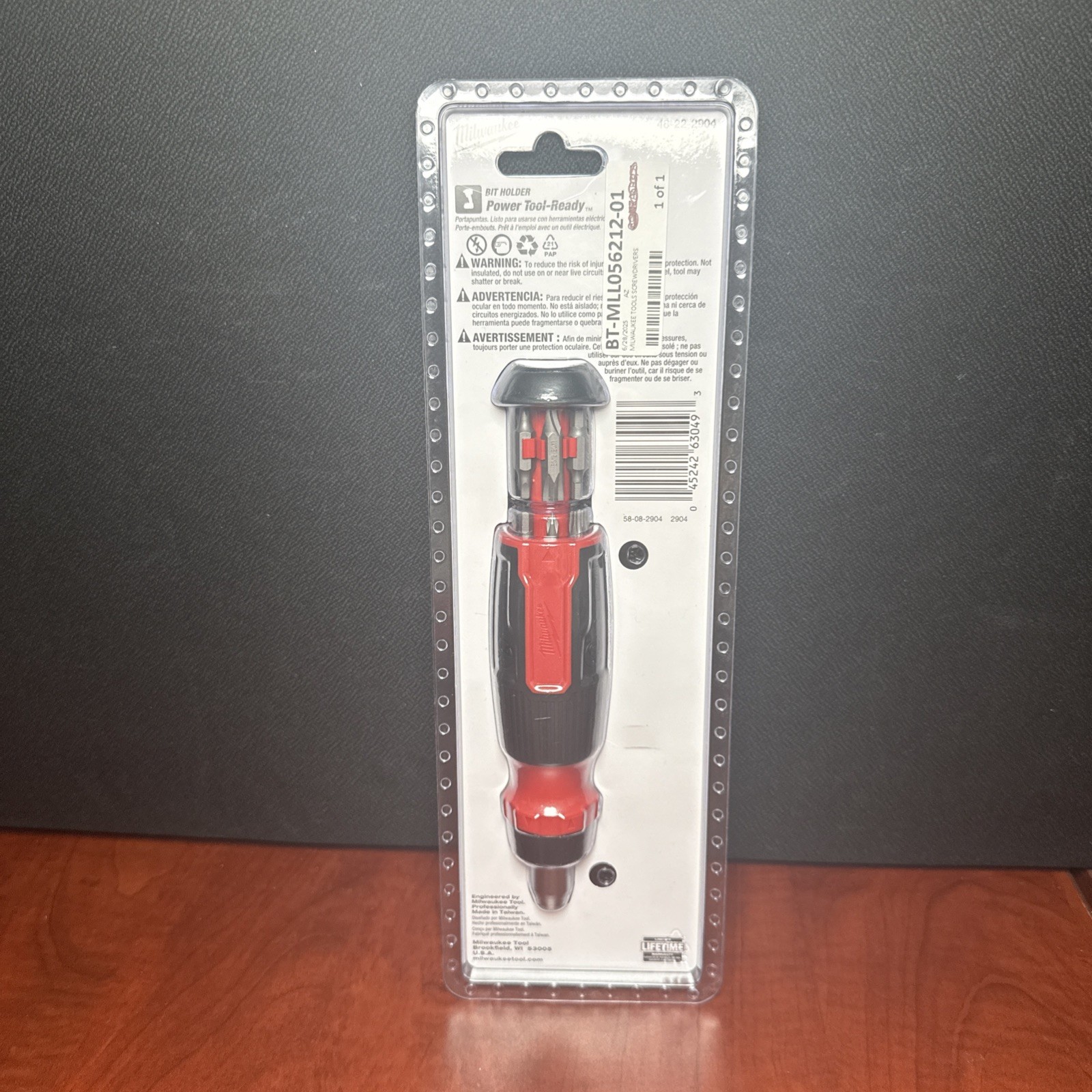 Milwaukee 27-In-1 Ratcheting Multi-Bit Screwdriver 48-22-2904 New (0493) gallery