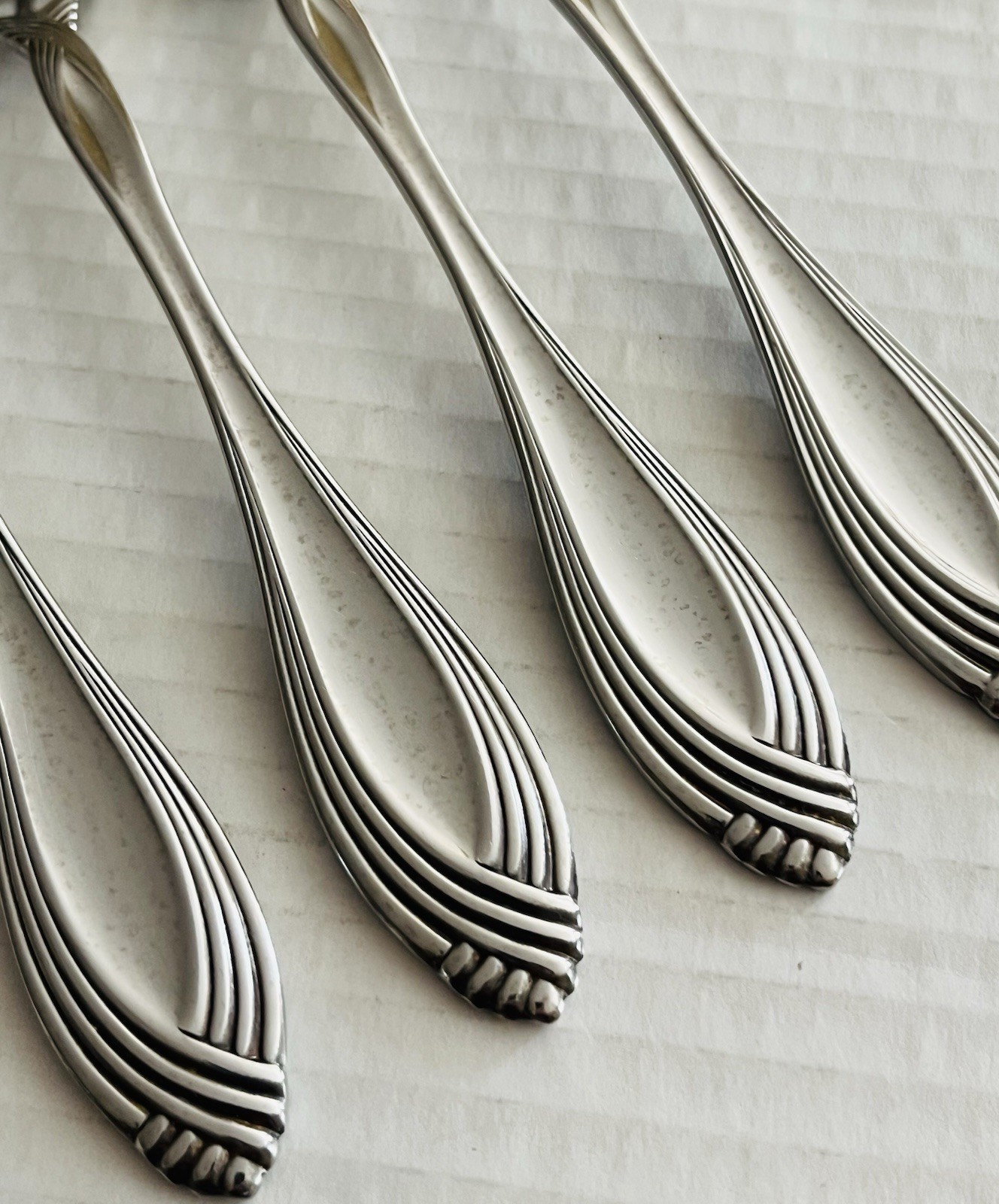 Oneida Community Stainless Heiress 4 Dinner Forks Glossy gallery