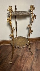 Antique SOLID BRASS 2 Tier Curio Stand, Accent Table, Plant Stand w 3FLOWER LEGS