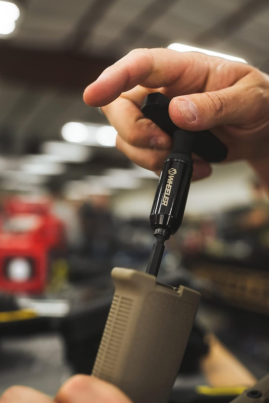 F.A.T. Stix with 12 Screwdriver Bits, 5 Torque Limiters, and Storage Case for Fi gallery