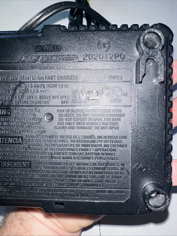 DEWALT DCB115 20V CHARGER gallery