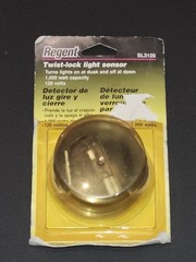 Regent Twist Lock Light Sensor SL3120 Photo Control 1,000 Watt – 120 Volts – NEW